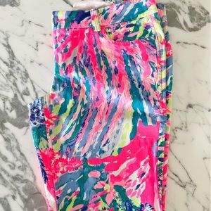 Lilly Pulitzer printed pants - size 4 - never worn